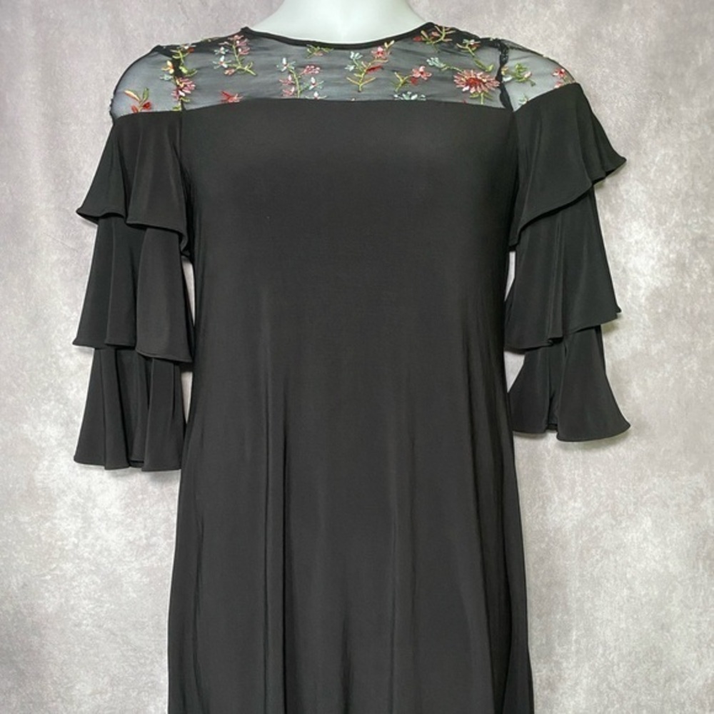 Feminine Edgy Gabby Skye Shift Dress 6 Black Floral Embroidered Ruffle Sleeve